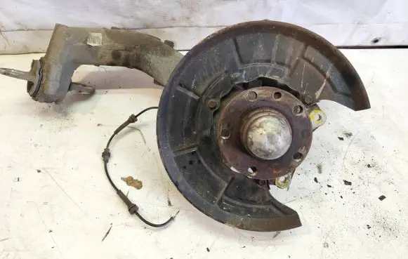 Rear wheel hub spindle/knuckle