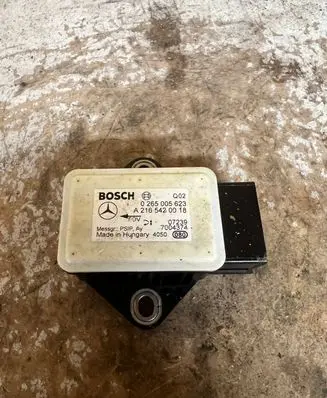 Mercedes-Benz E W211 ESP acceleration yaw rate sensor A2165420018 7004374 0265005623