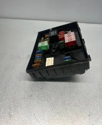Volkswagen Golf V Fuse box set 01718130