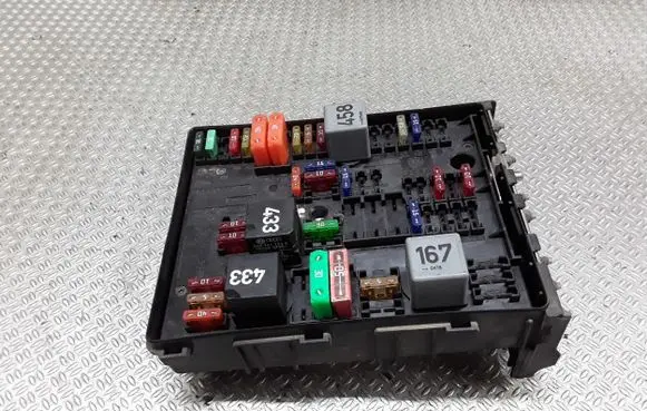 Volkswagen Caddy Fuse module 1K0937124K