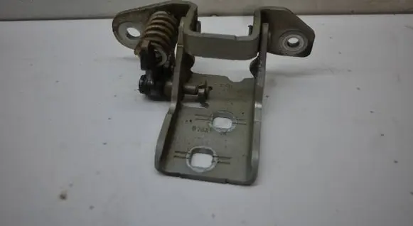 Chrysler Town u0026 Country V Front door upper hinge 878AE