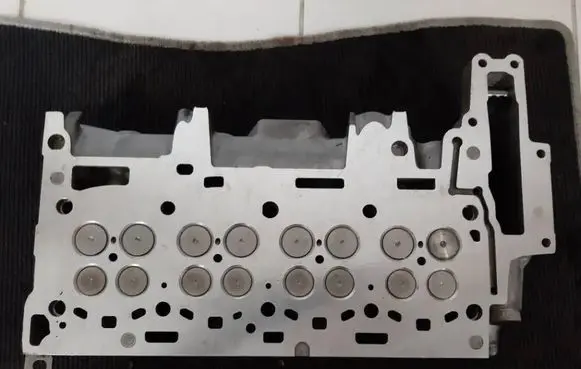 BMW 3 E90 E91 Engine head 779767806