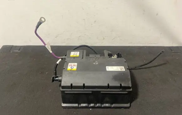 Porsche Macan (95B) High voltage junction box 4m0915169F