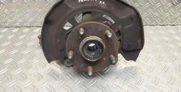 Toyota Prius+ (ZVW40) Front wheel hub