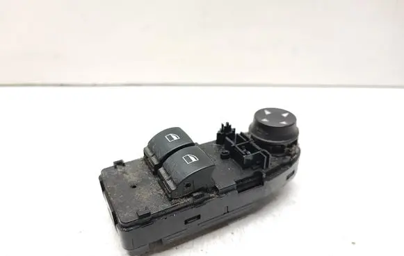 BMW 1 E82 E88 Electric window control switch 9167157