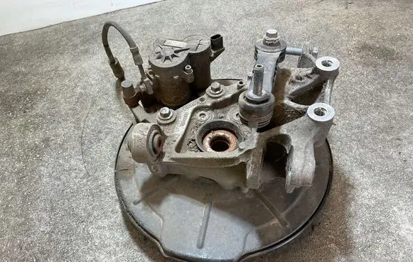 Volvo XC40 Rear wheel hub spindle/knuckle 32246338