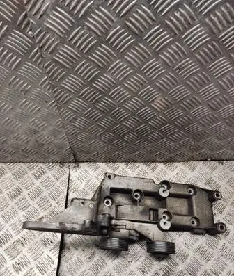 Volvo XC70 Generator/alternator bracket 8642196