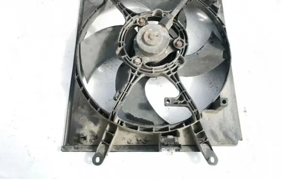 Mitsubishi Space Star Radiator cooling fan shroud