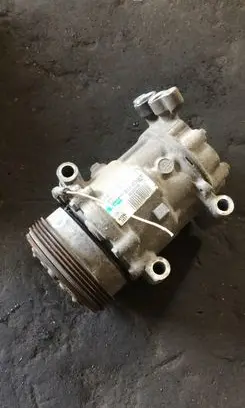 Renault Clio II Air conditioning (A/C) compressor (pump) 8200037058