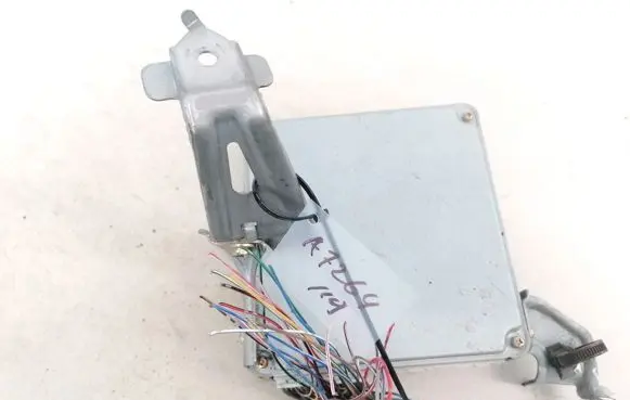 Toyota Avensis Verso Engine control unit/module 8966144300 89661-44300