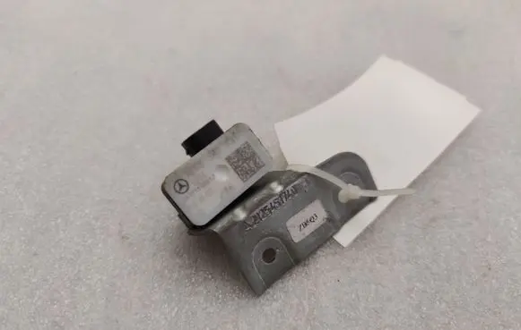 Mercedes-Benz CLS C218 AMG Airbag deployment crash/impact sensor A0055421218