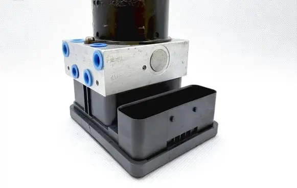 Mini One - Cooper R50 - 53 ABS Pump 6758803 00002126D0 10096008633