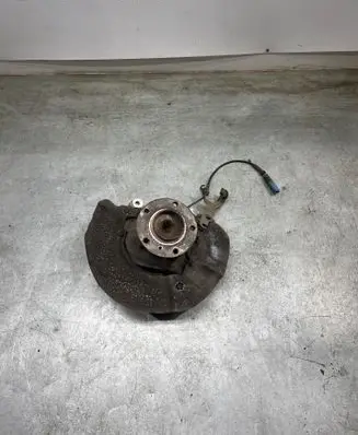 BMW 5 E60 E61 Front wheel hub 6760954