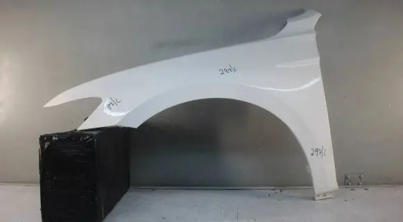 Volkswagen PASSAT B8 Fender mounting bracket