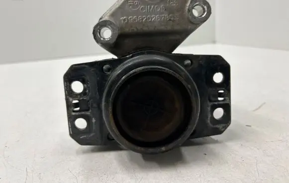Citroen DS5 Engine mount bracket 9636845880 9636270080 9636583980