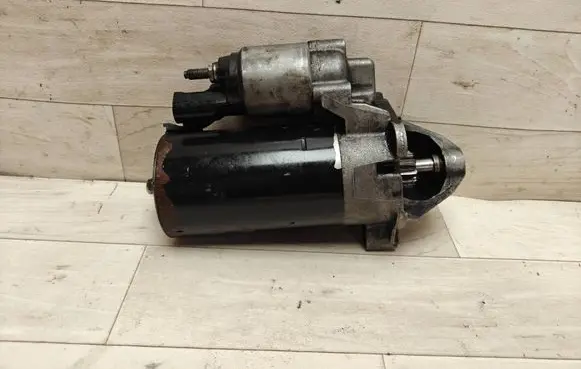Audi A4 S4 B7 8E 8H Starter motor 0001109064