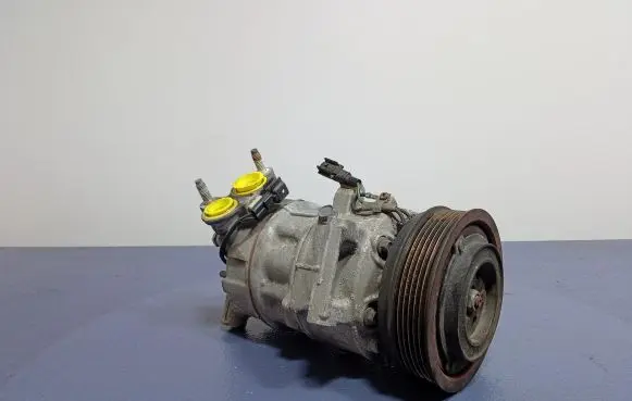 Volvo V40 Air conditioning (A/C) compressor (pump) 31348965