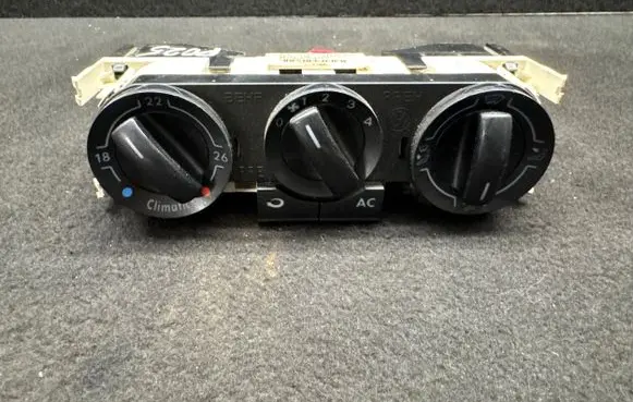 Volkswagen Polo Climate control unit 6Q0820045E