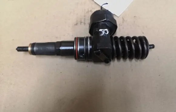Volkswagen Sharan Fuel injector 038130073R