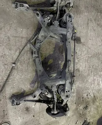Toyota RAV 4 (XA40) Rear axle beam 
