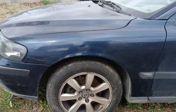 Volvo V70 Fender 