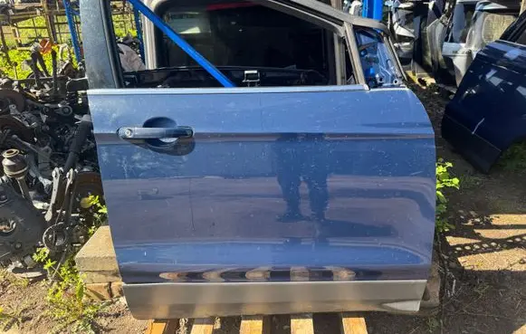 Ford Kuga II Front door