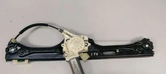 Rear window lifting mechanism without motor