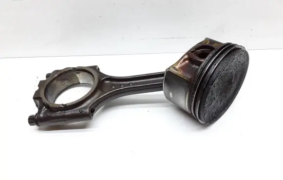 Volvo V70 Piston with connecting rod