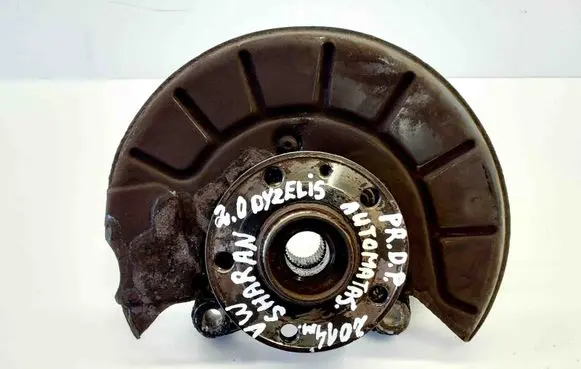 Front wheel hub