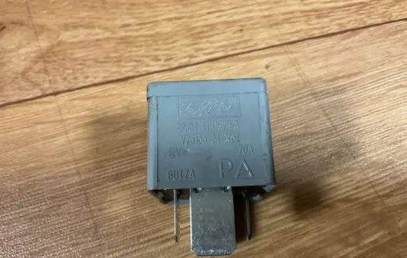 Ford Mondeo Mk III Other relay 5M5T14B192EA