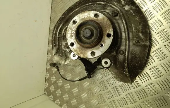 BMW 1 F20 F21 Front wheel hub 18915910