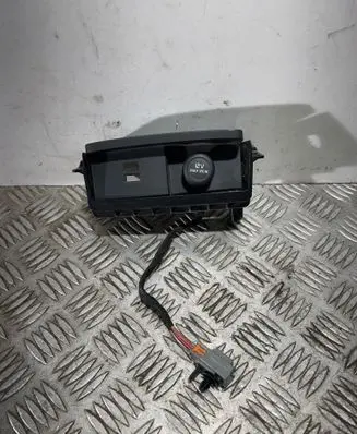 Volvo XC60 Cigarette lighter front 31415911