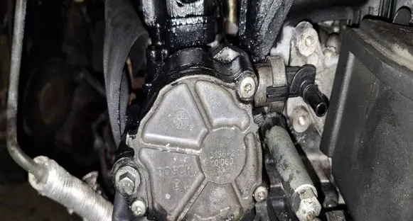 Peugeot 307 Vacuum pump D1562C2