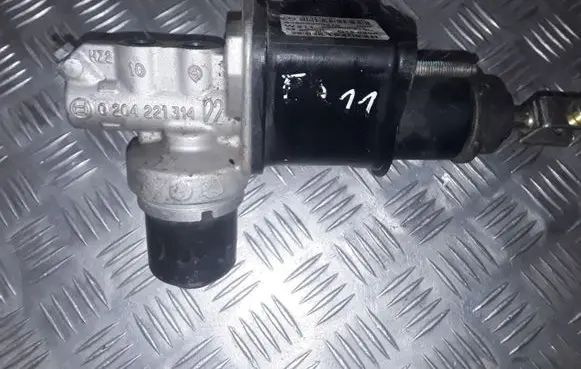 Mercedes-Benz E W211 Master brake cylinder A0004300312 0204024105 0204221314