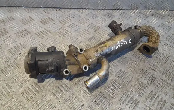 Land Rover Discovery 3 - LR3 EGR valve cooler 4R8Q9H493AJ 5014Q379