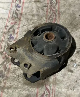 Hyundai Sonata Engine mount bracket 29113090