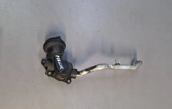Porsche Cayenne (9Y0 9Y3) Coolant heater control valve 06M121678F 06M121083J