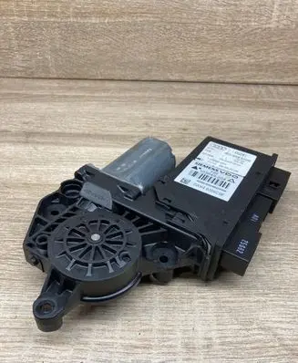 Audi A4 S4 B7 8E 8H Front door window regulator motor 8E0959802E 5WK49205CBF