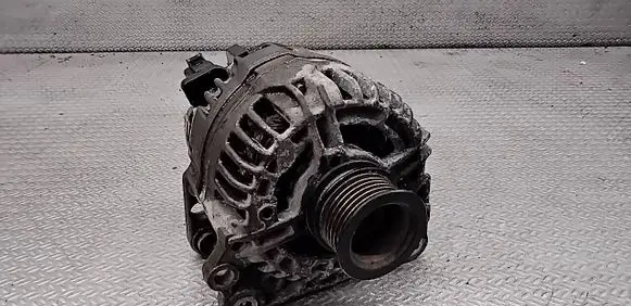Skoda Fabia Mk1 (6Y) Generator/alternator 037903025M 0124325013