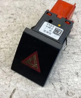 Skoda Fabia Mk2 (5J) Hazard light switch 5j0953235
