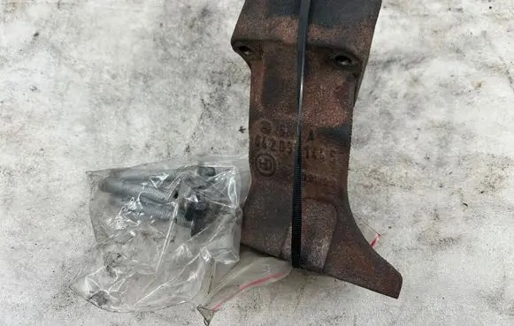 Mercedes-Benz E C207 W207 Engine mounting bracket 6420961445