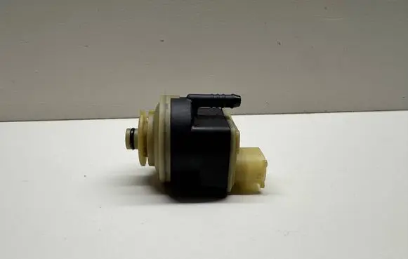 BMW 6 F12 F13 Fuel filter heater 8572519 13328572515 13327811397