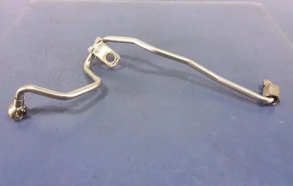 Skoda Superb B8 (3V) Turbo turbocharger oiling pipe/hose 04L145771H
