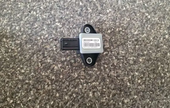 Chrysler 200 Airbag deployment crash/impact sensor