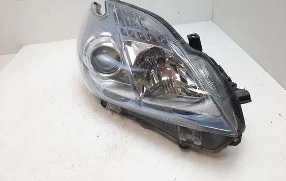Toyota Prius (XW30) Headlight/headlamp