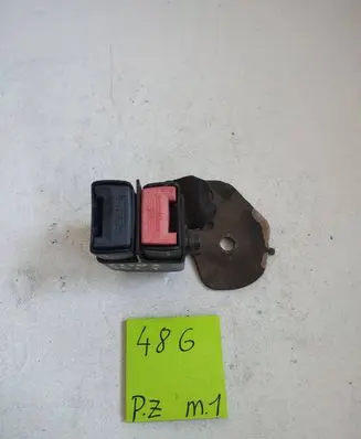 Renault Clio II Rear seatbelt buckle 39487897