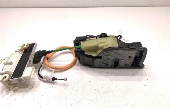BMW 5 G30 G31 G38 Front door lock 7477699