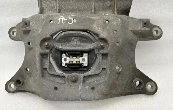 Audi A5 Sportback 8TA Engine mounting bracket 8K0399263K 8K0399151