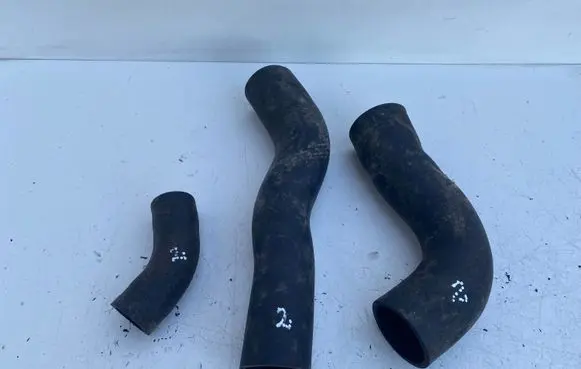 Toyota Avensis T220 Intercooler hose/pipe