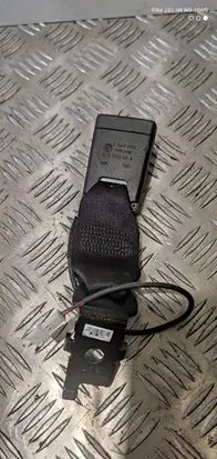 Middle seatbelt buckle (rear)